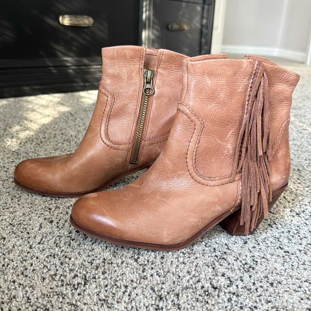 Sam Edelman boots 9m